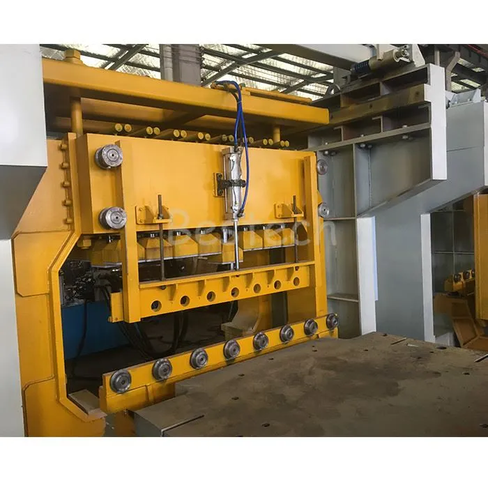 Hydraulically driven sand molding machine1